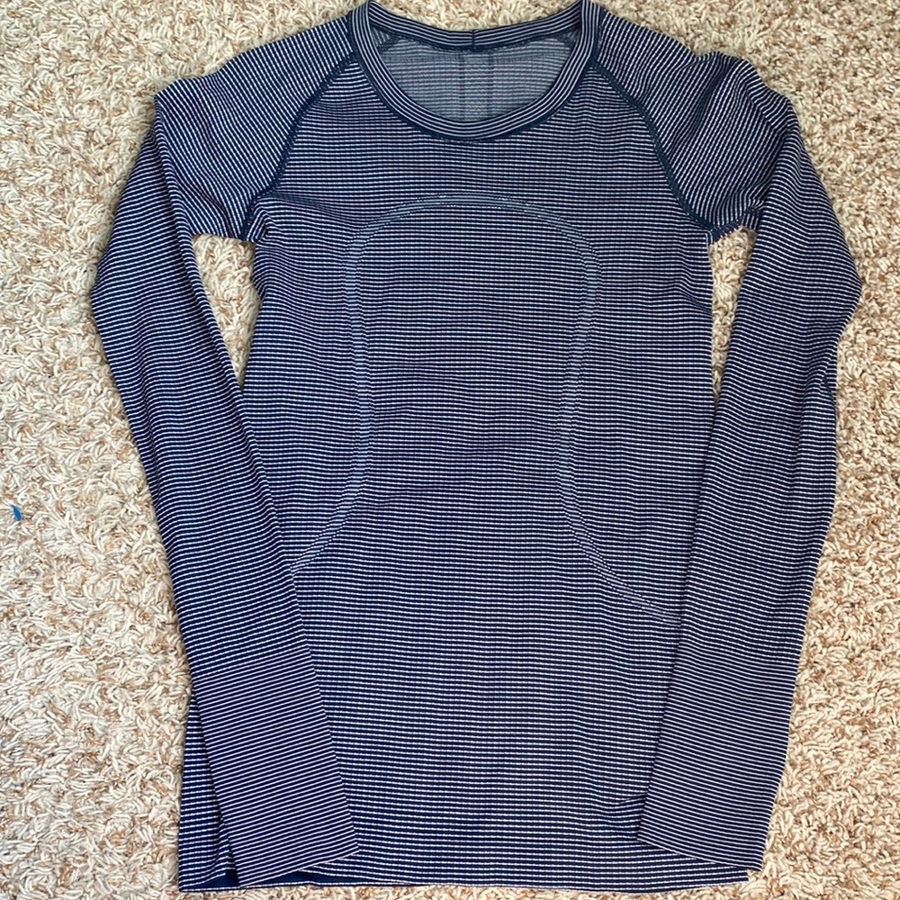 Lululemon Swiftly Tech long sleeve! Size 6